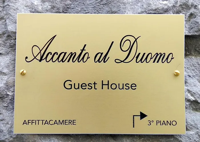 Accanto Al Duomo 게스트하우스 3*